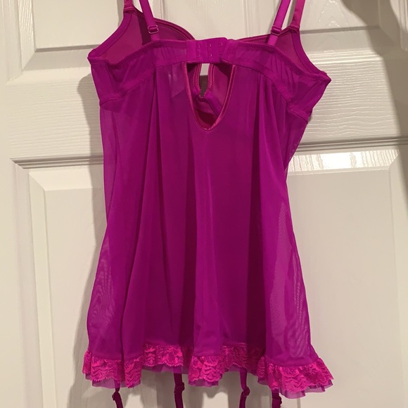 Bright pink garter set! - Picture 2 of 2